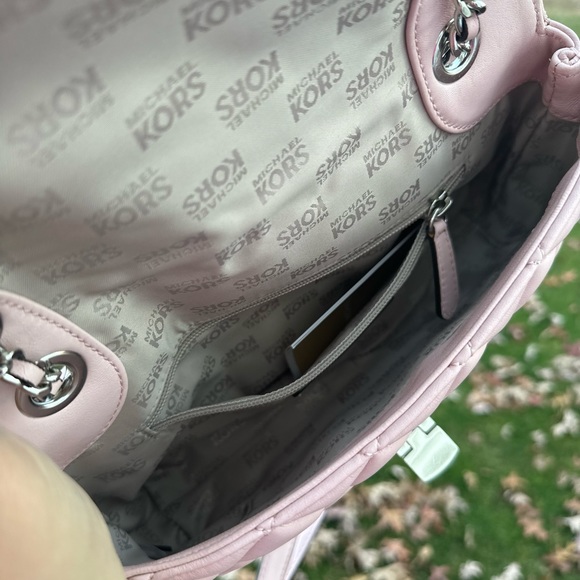 Clearance! New without Tag Michael Kors Chain Crossbody Purse in Pink/Silver - Picture 6 of 9